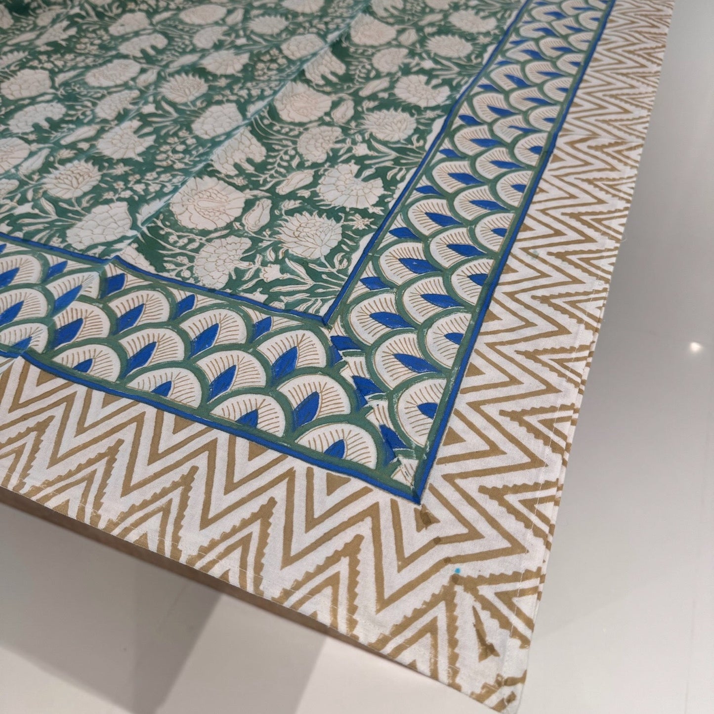 Peridot Rectangle Tablecloth