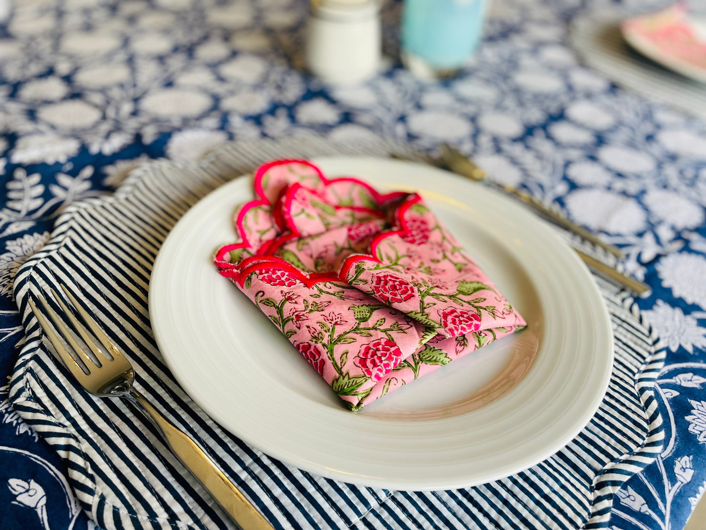 Happy Embroidered Napkin - Set of 4