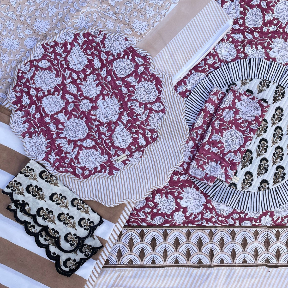 Heirloom Floral - Black & Tan Reversible Placemats - Set of 4