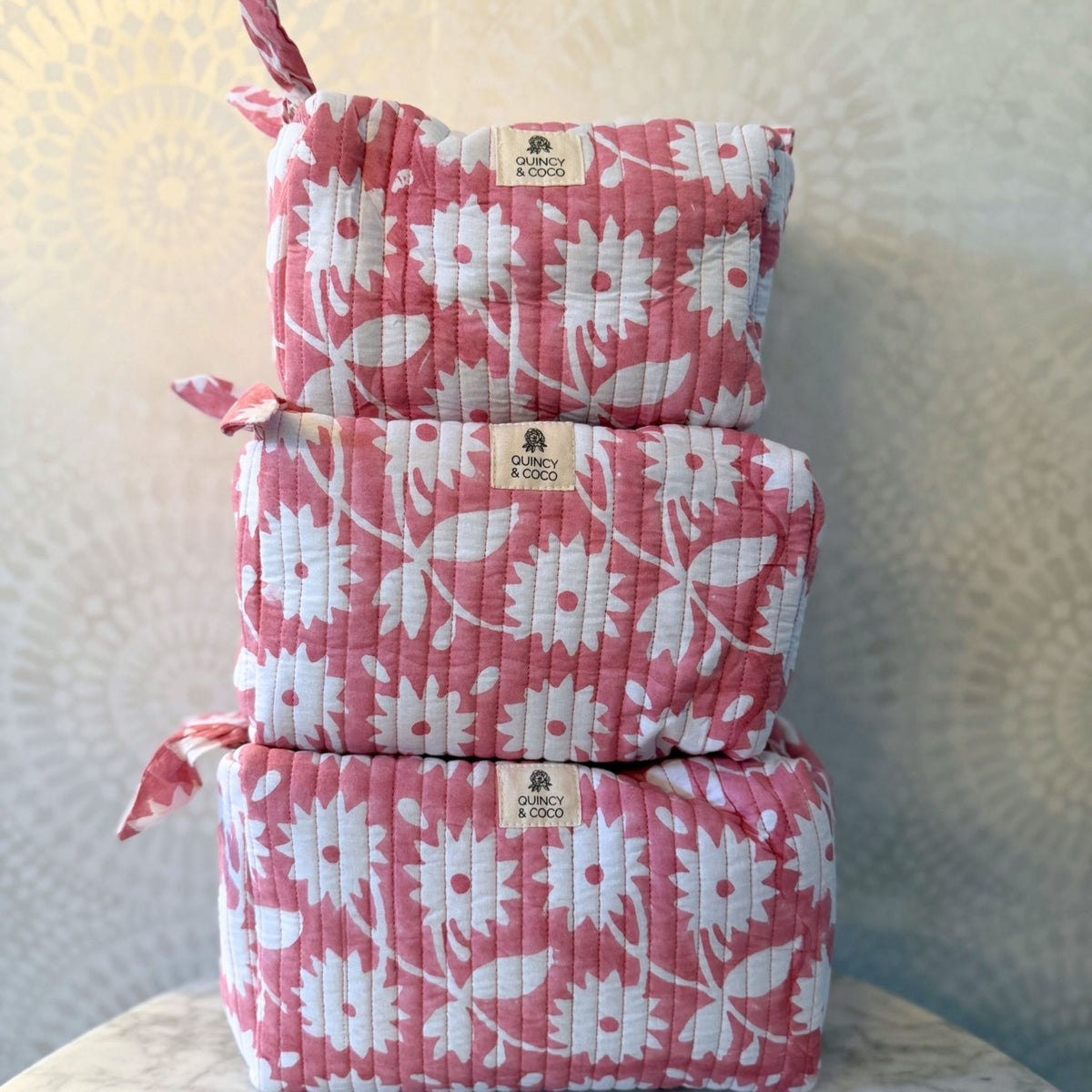 Pink Daisy Chain Quilted Makeup Bag