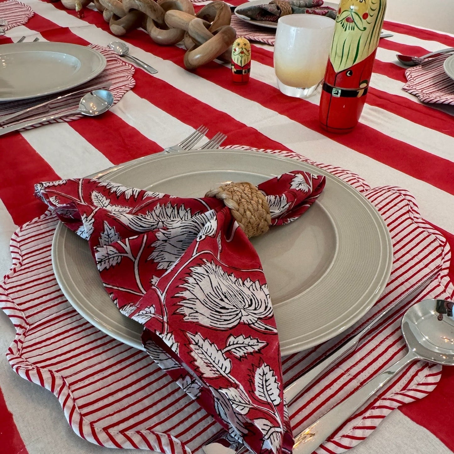 Ruby Round Placemats - Set of 4