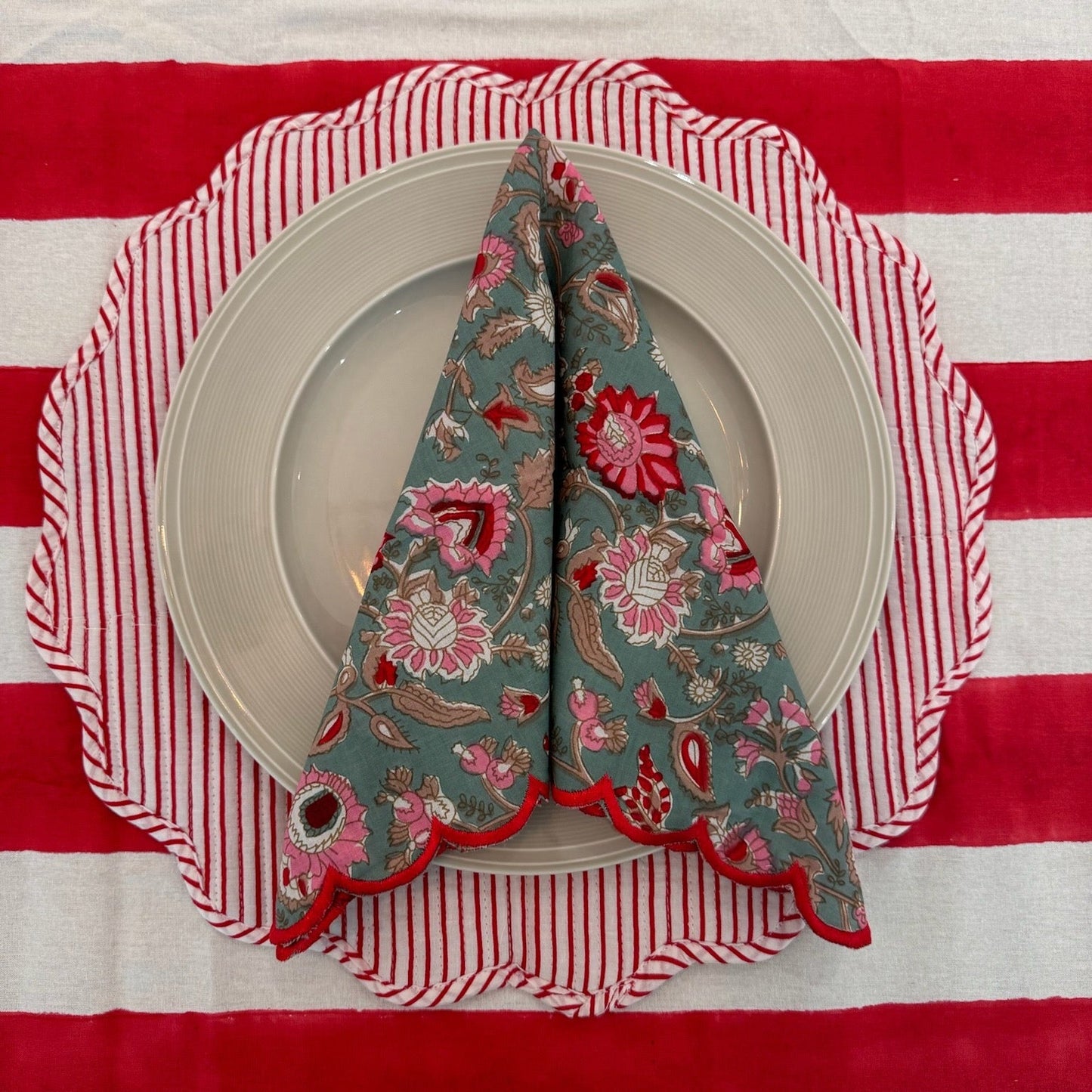 Joy Embroidered Napkin - Set of 4